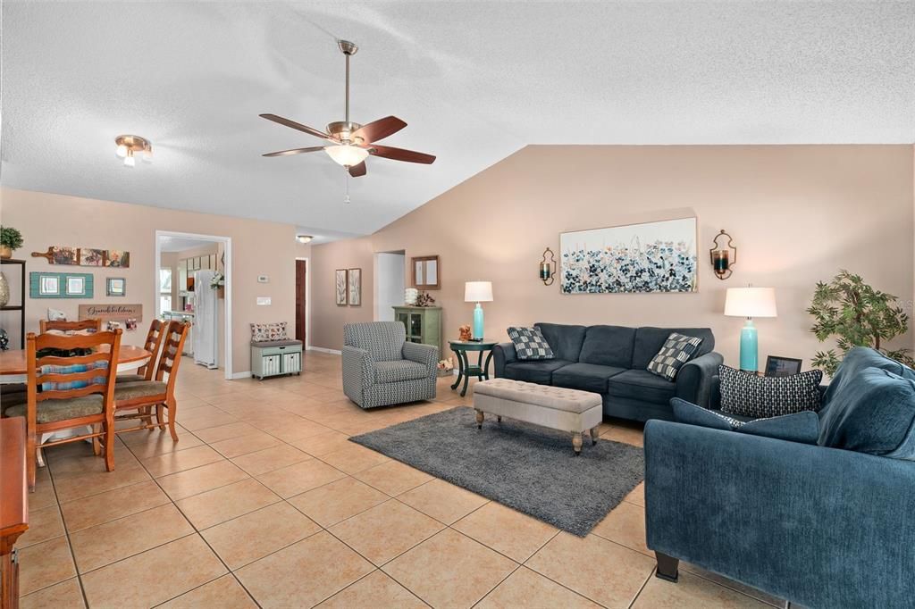 Active With Contract: $384,900 (3 beds, 2 baths, 1529 Square Feet)