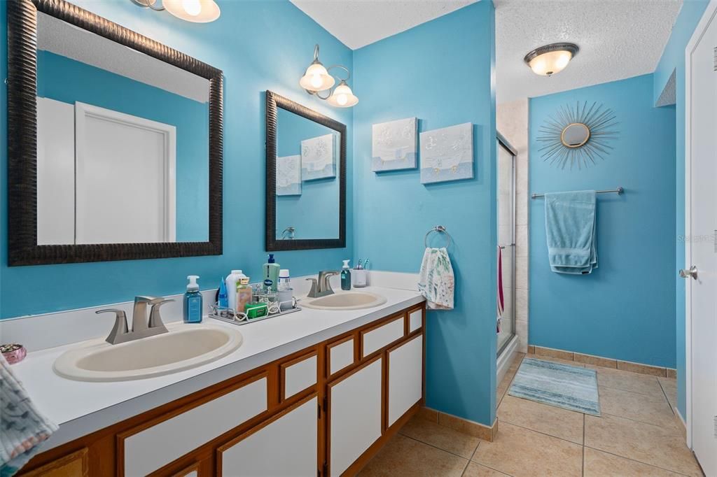 Active With Contract: $384,900 (3 beds, 2 baths, 1529 Square Feet)