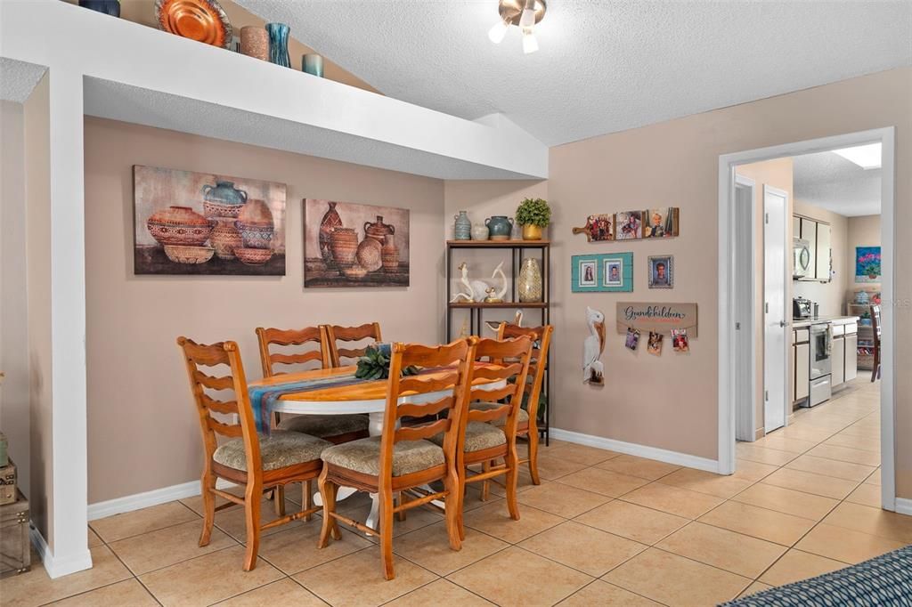 Active With Contract: $384,900 (3 beds, 2 baths, 1529 Square Feet)