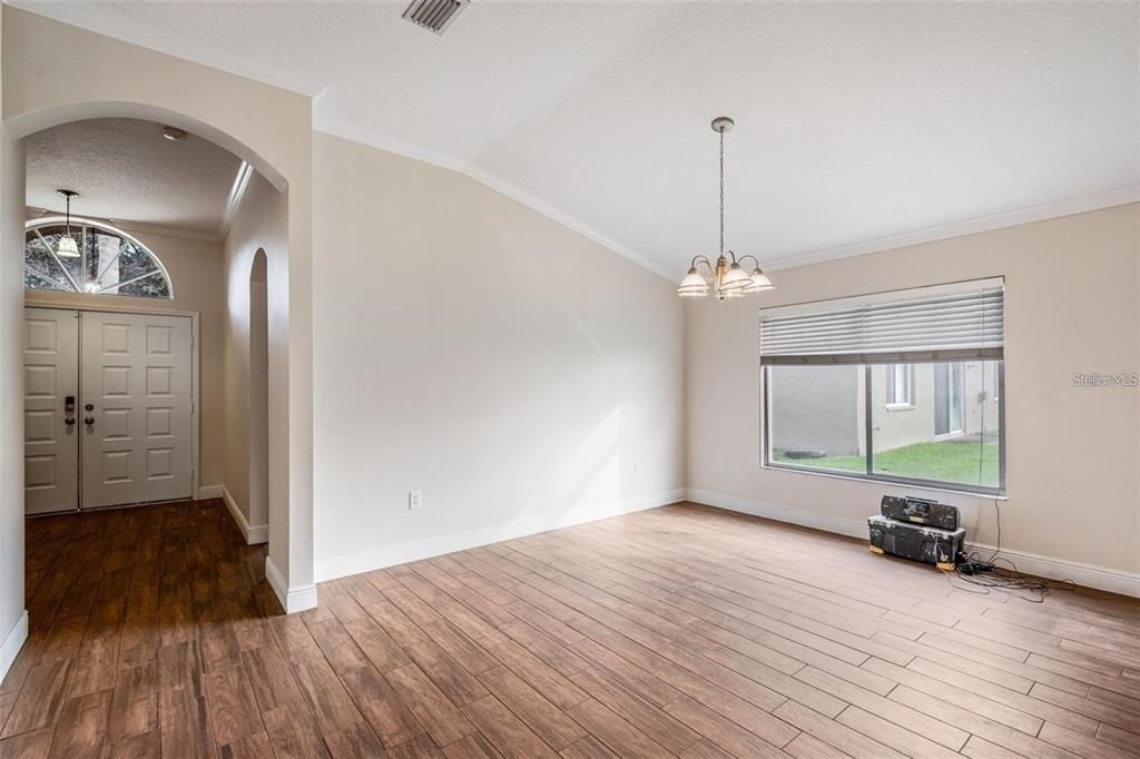 В аренду: $3,400 (4 спален, 3 ванн, 2059 Квадратных фут)