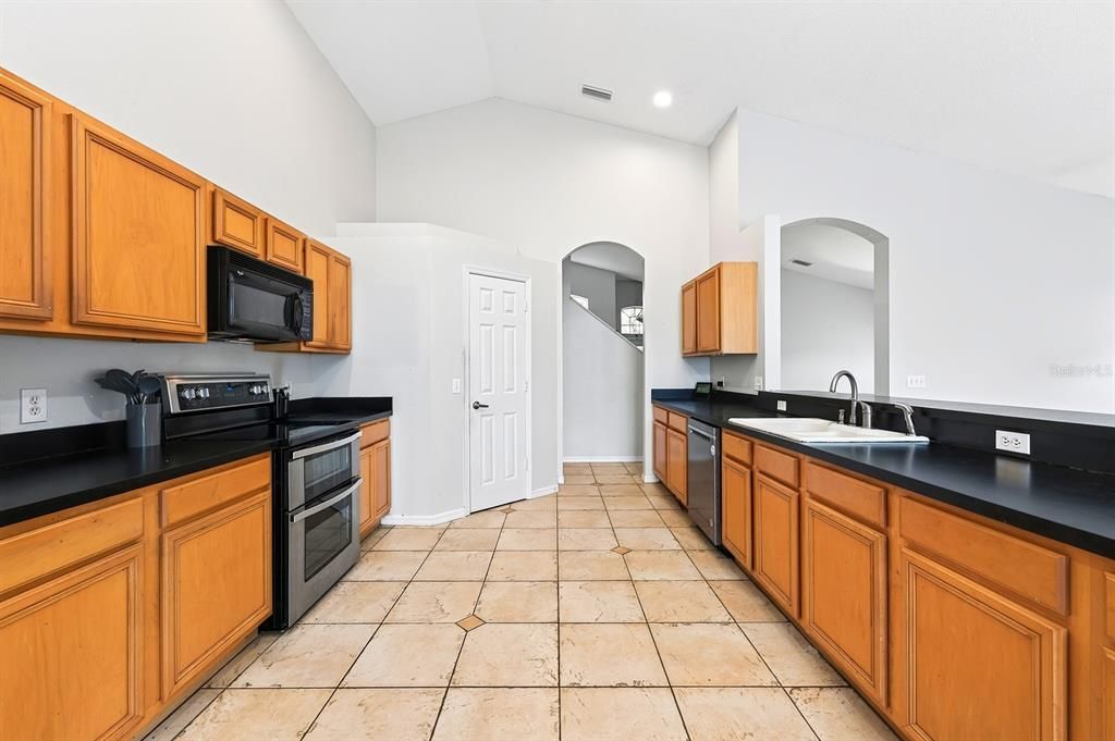 En Venta: $495,000 (4 camas, 3 baños, 2509 Pies cuadrados)