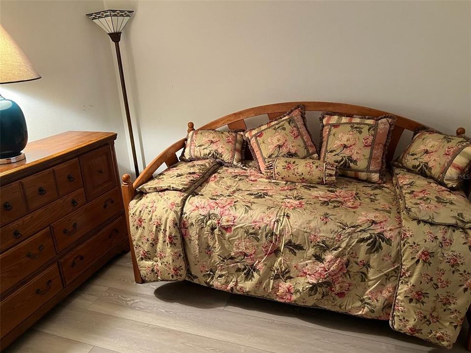 В аренду: $1,850 (2 спален, 2 ванн, 888 Квадратных фут)
