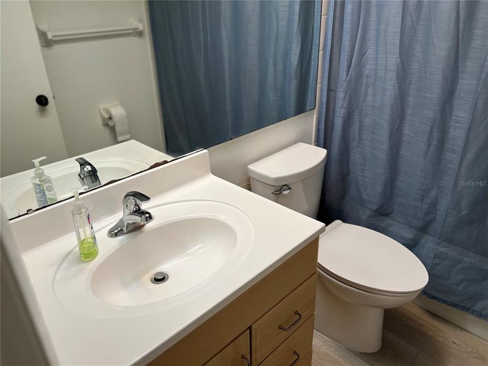 В аренду: $1,850 (2 спален, 2 ванн, 888 Квадратных фут)