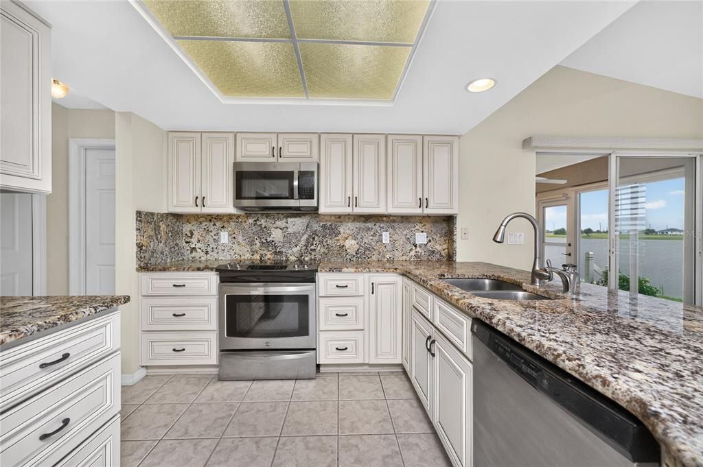 For Sale: $350,000 (3 beds, 2 baths, 1793 Square Feet)