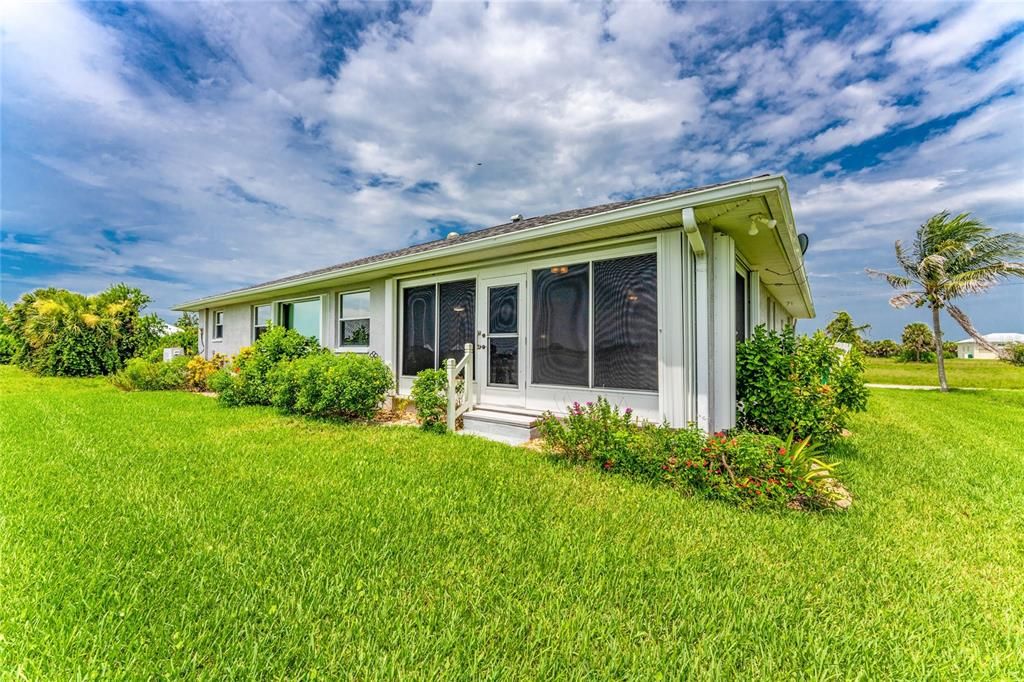 For Sale: $350,000 (3 beds, 2 baths, 1793 Square Feet)