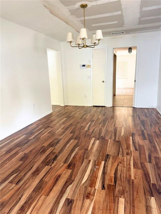 En Venta: $370,000 (3 camas, 2 baños, 1794 Pies cuadrados)