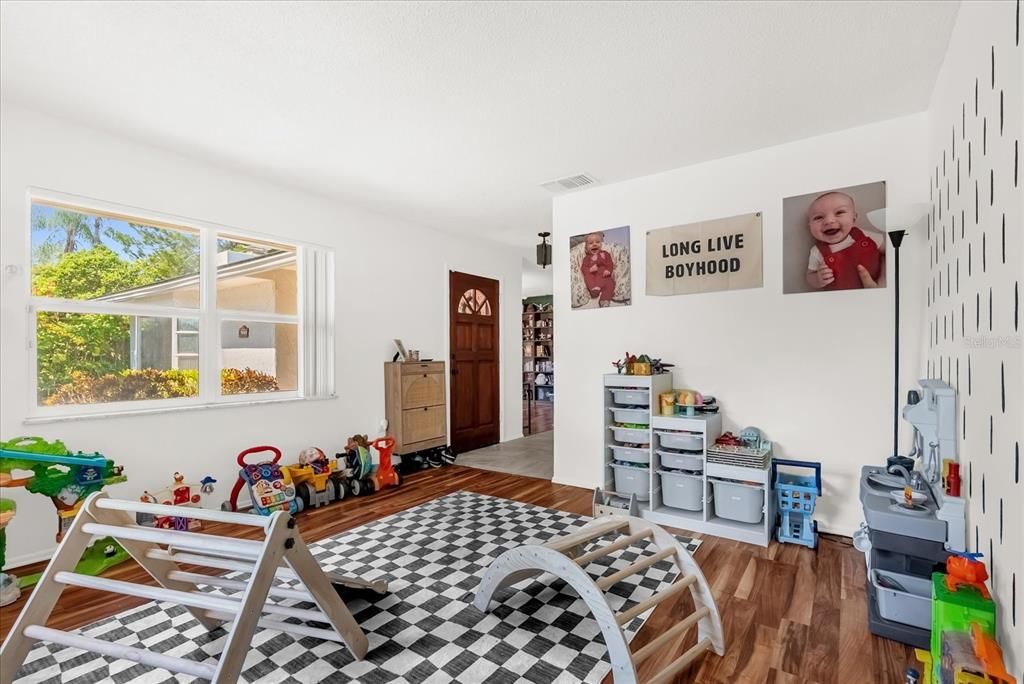 En Venta: $370,000 (3 camas, 2 baños, 1794 Pies cuadrados)