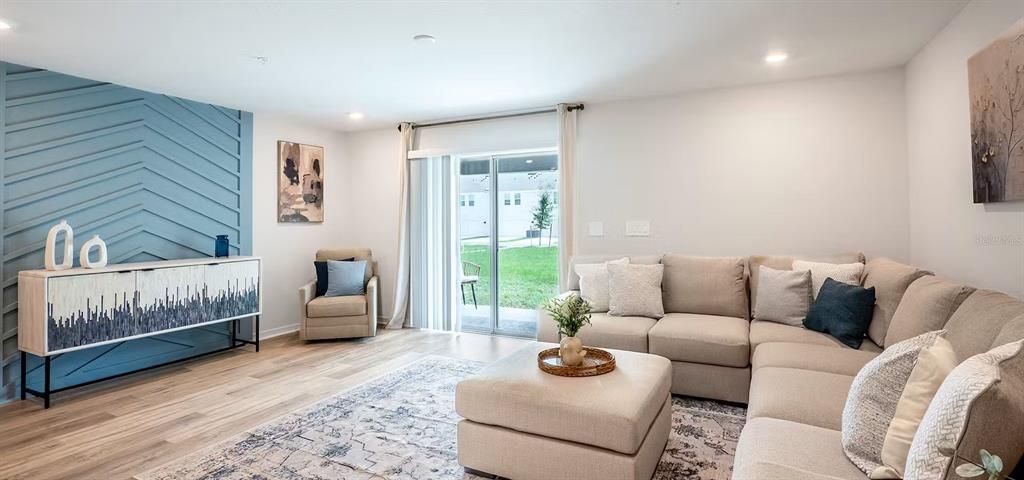 На продажу: $339,360 (3 спален, 2 ванн, 1730 Квадратных фут)
