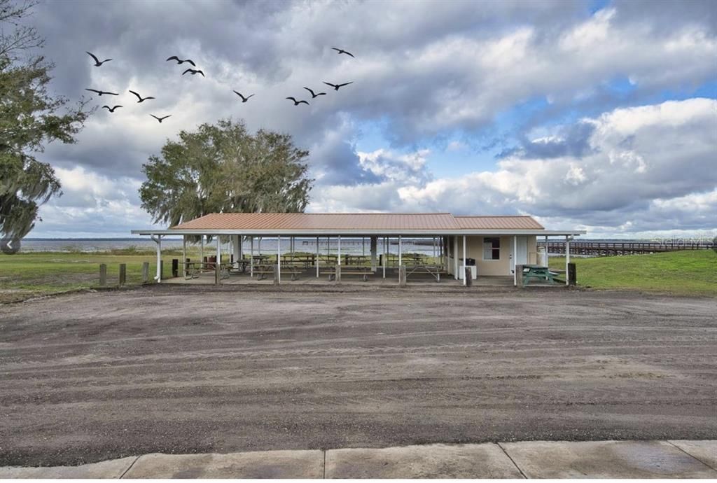 En Venta: $11,500 (0.50 acres)