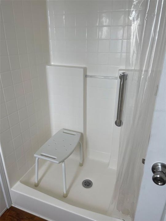 For Sale: $139,999 (2 beds, 2 baths, 960 Square Feet)