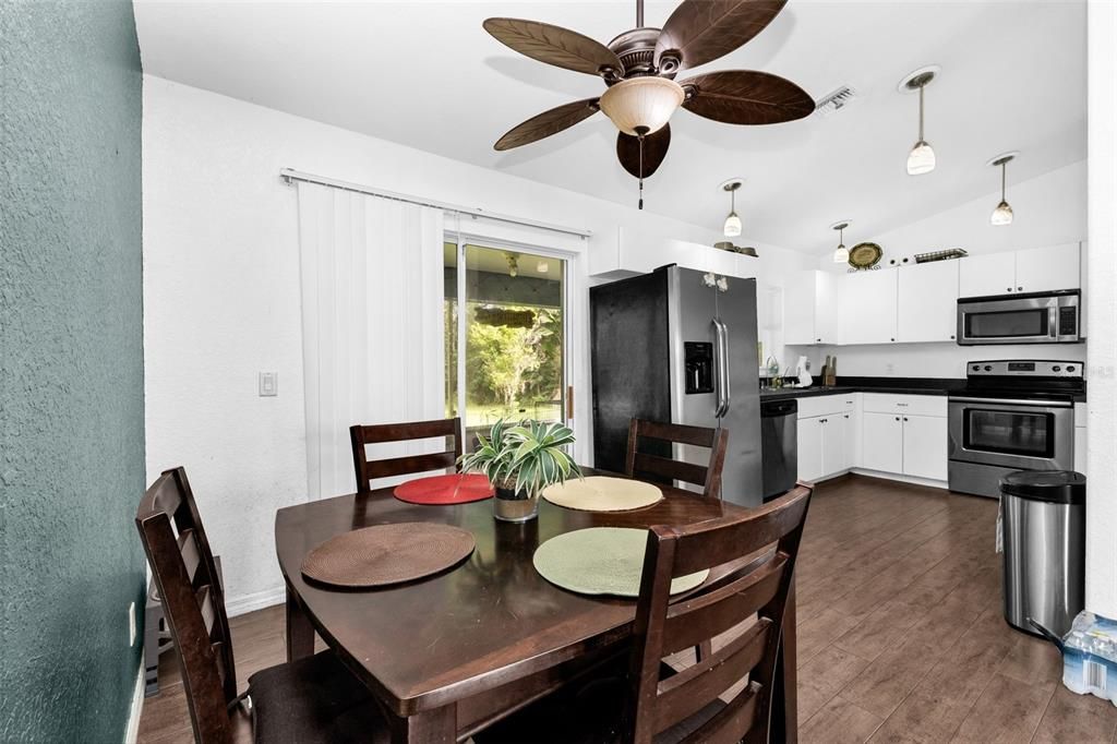 For Sale: $252,000 (3 beds, 2 baths, 1241 Square Feet)