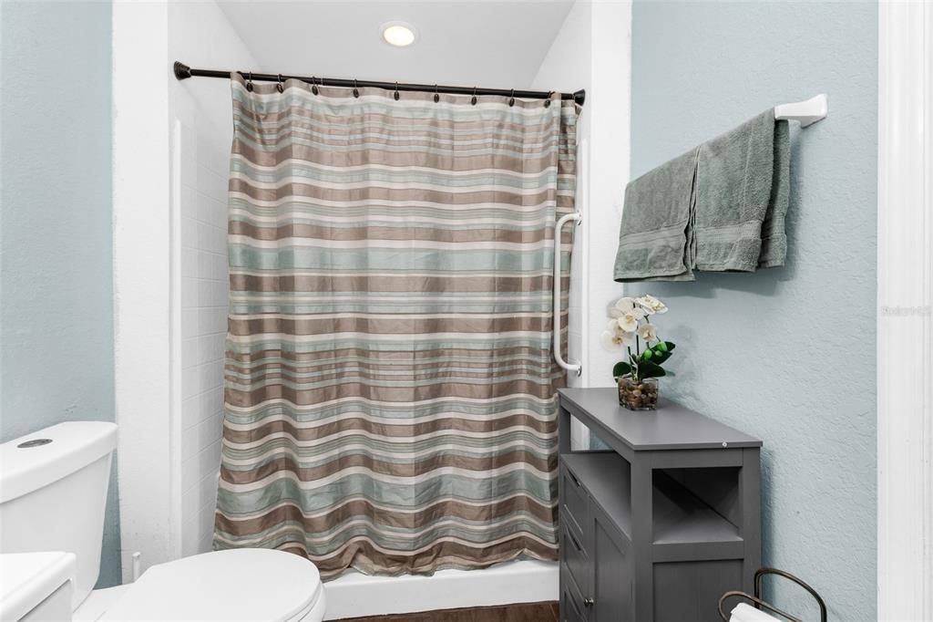 For Sale: $252,000 (3 beds, 2 baths, 1241 Square Feet)