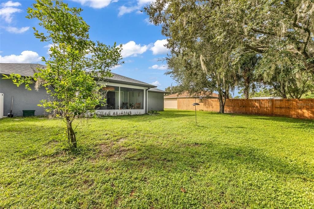 For Sale: $252,000 (3 beds, 2 baths, 1241 Square Feet)