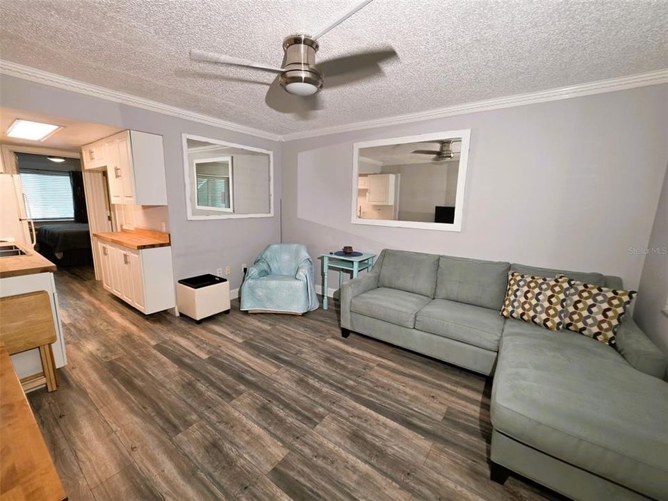 For Sale: $119,000 (1 beds, 1 baths, 456 Square Feet)