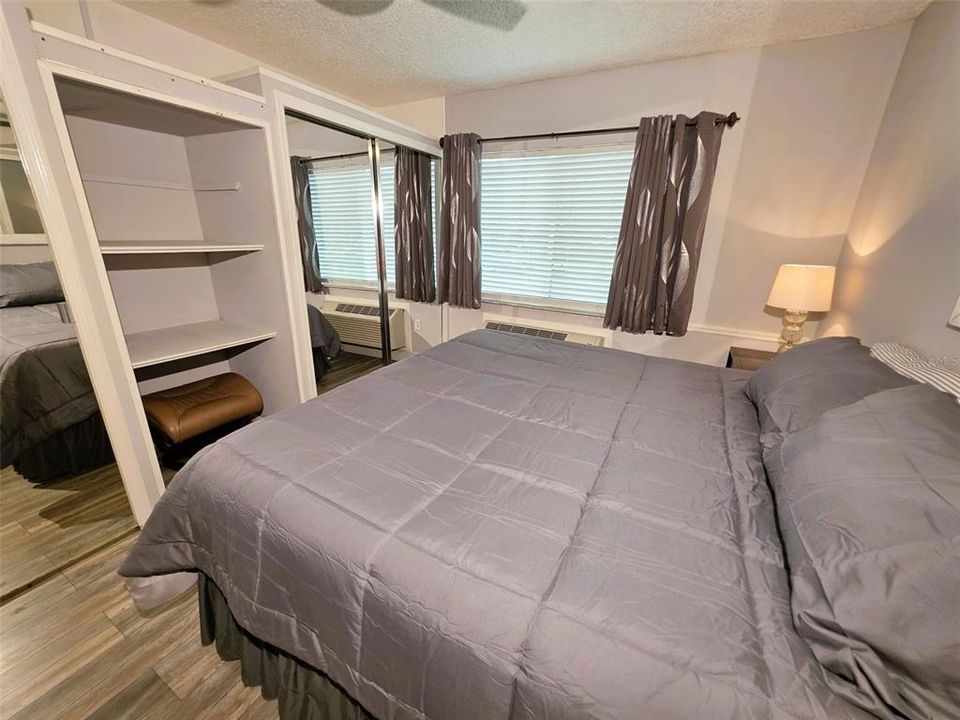 For Sale: $119,000 (1 beds, 1 baths, 456 Square Feet)