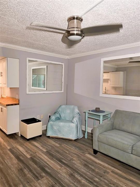 For Sale: $119,000 (1 beds, 1 baths, 456 Square Feet)