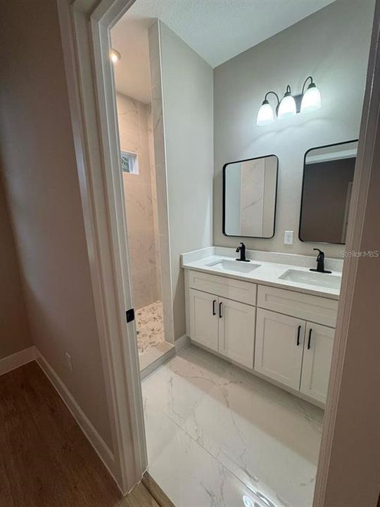 В аренду: $2,500 (4 спален, 2 ванн, 1622 Квадратных фут)