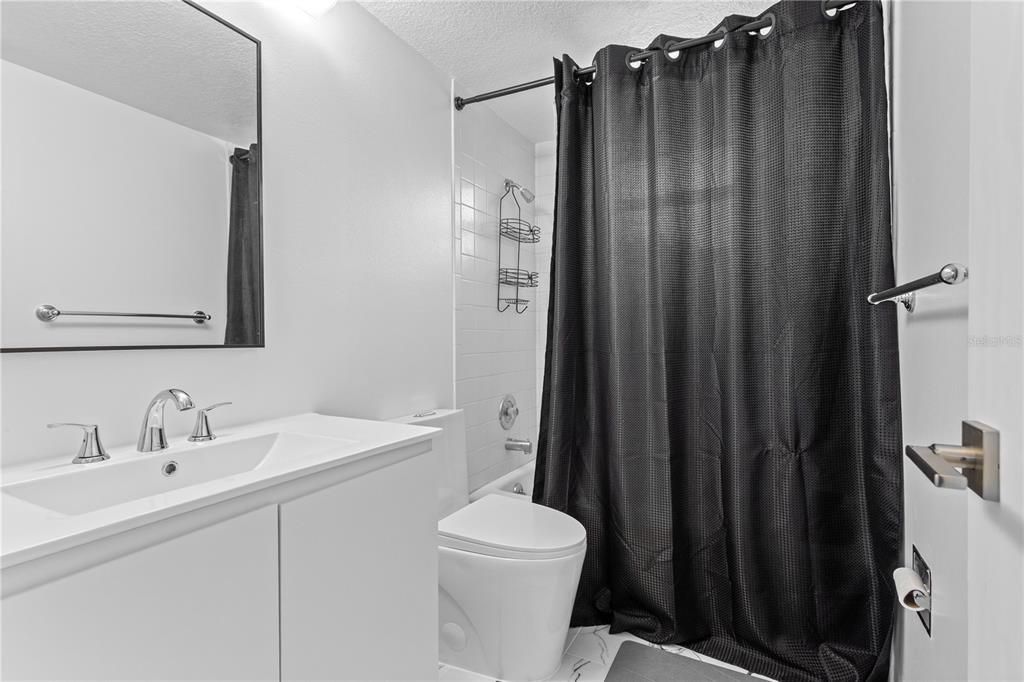 For Sale: $169,000 (2 beds, 2 baths, 1008 Square Feet)