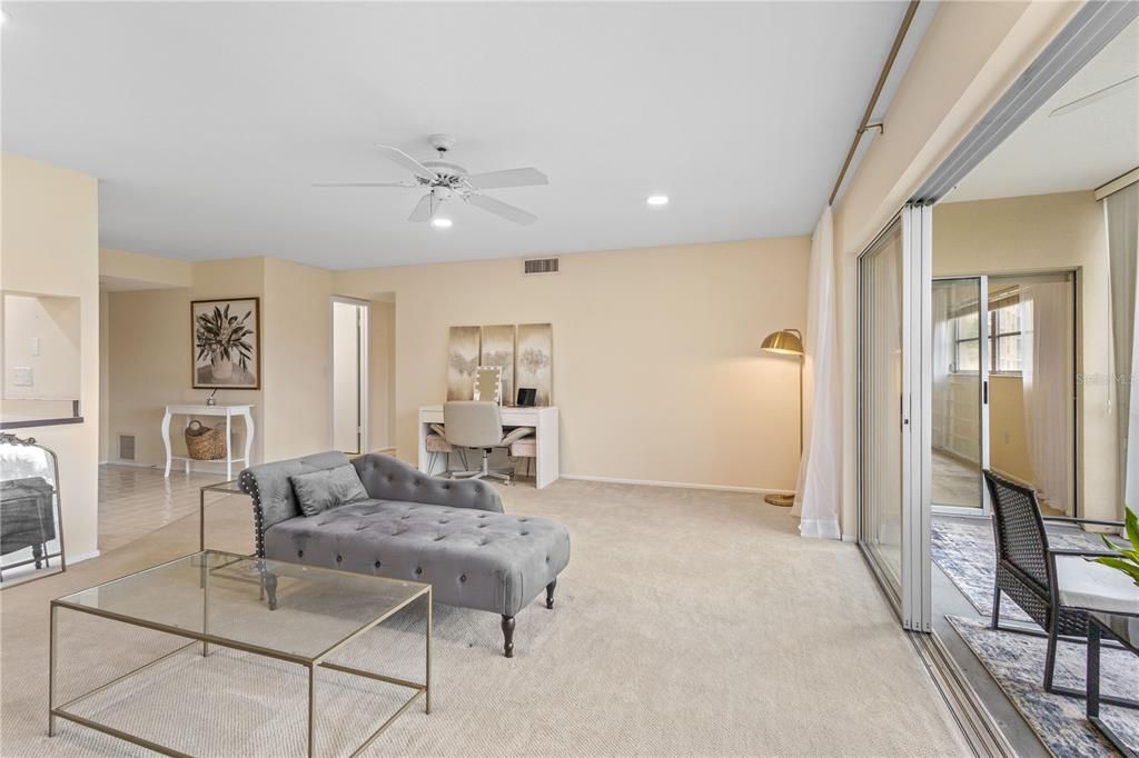 For Sale: $169,000 (2 beds, 2 baths, 1008 Square Feet)