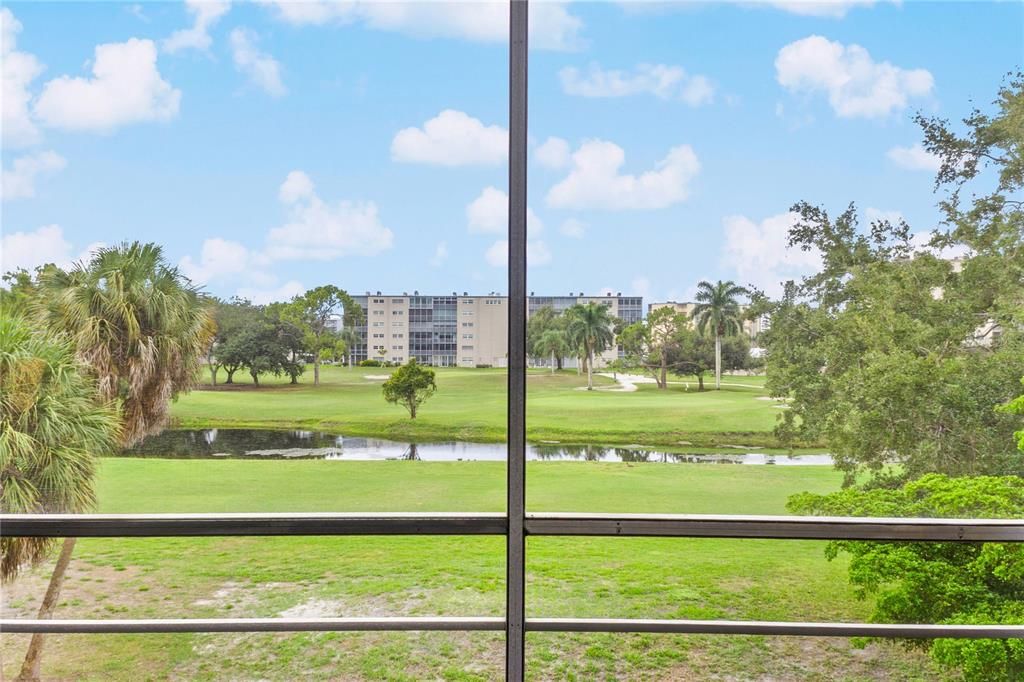 For Sale: $169,000 (2 beds, 2 baths, 1008 Square Feet)