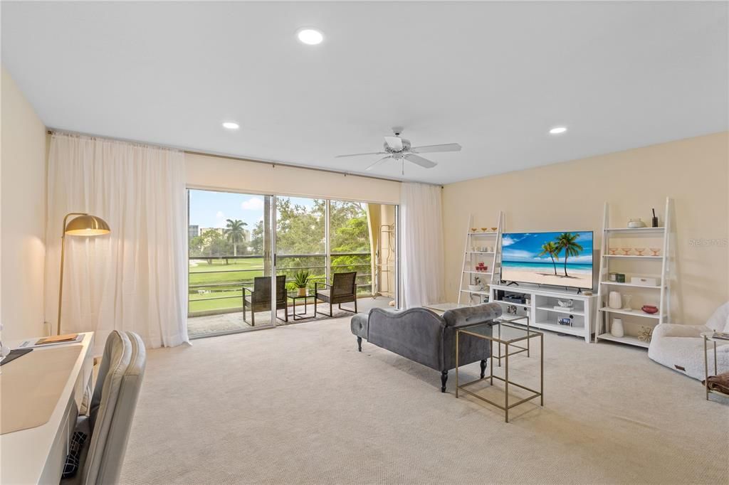 For Sale: $169,000 (2 beds, 2 baths, 1008 Square Feet)