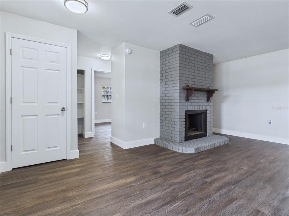 For Sale: $239,000 (3 beds, 2 baths, 1436 Square Feet)