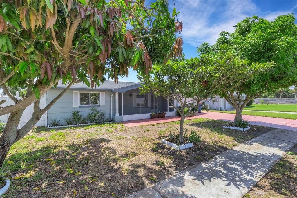En Venta: $441,000 (3 camas, 3 baños, 1896 Pies cuadrados)