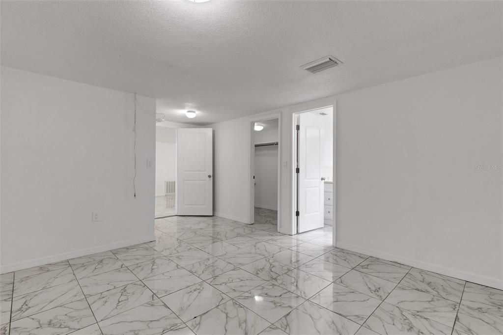En Venta: $441,000 (3 camas, 3 baños, 1896 Pies cuadrados)