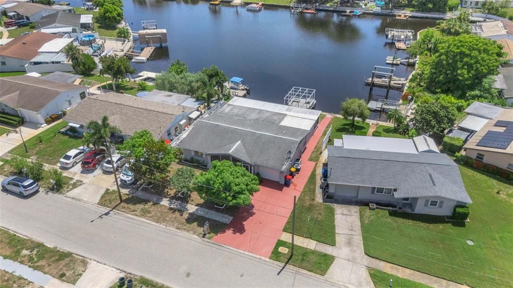 En Venta: $441,000 (3 camas, 3 baños, 1896 Pies cuadrados)