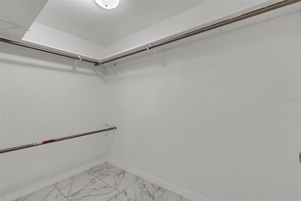 En Venta: $441,000 (3 camas, 3 baños, 1896 Pies cuadrados)