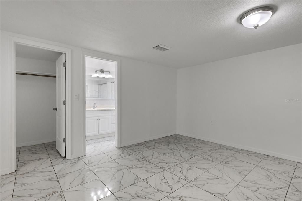 En Venta: $441,000 (3 camas, 3 baños, 1896 Pies cuadrados)