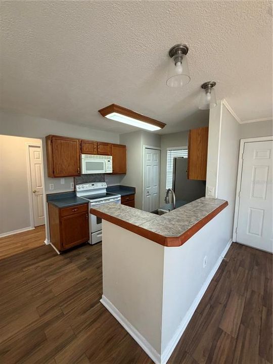 В аренду: $1,549 (2 спален, 2 ванн, 992 Квадратных фут)