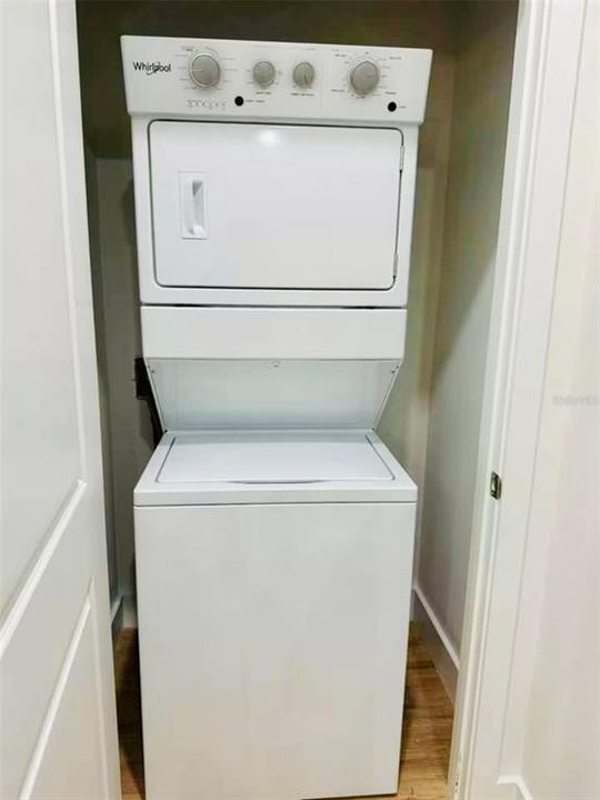 В аренду: $1,995 (3 спален, 2 ванн, 3527 Квадратных фут)