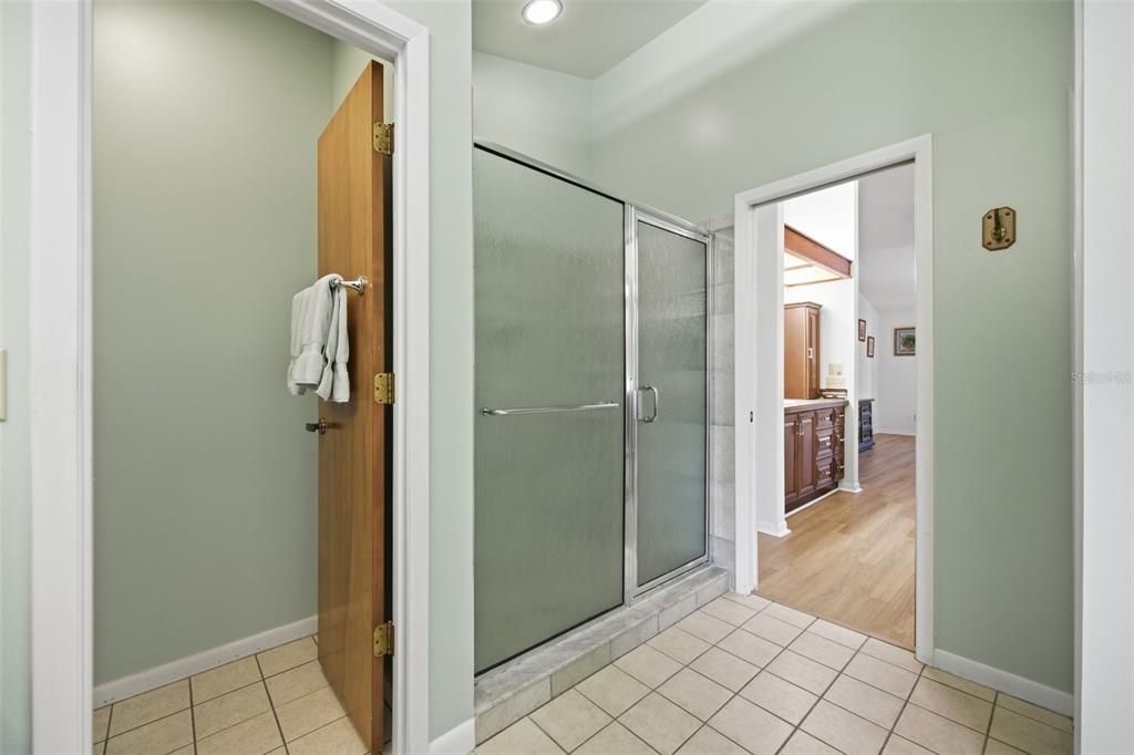 Active With Contract: $750,000 (4 beds, 3 baths, 3315 Square Feet)
