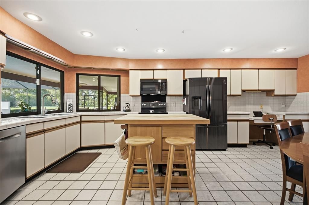 Active With Contract: $750,000 (4 beds, 3 baths, 3315 Square Feet)