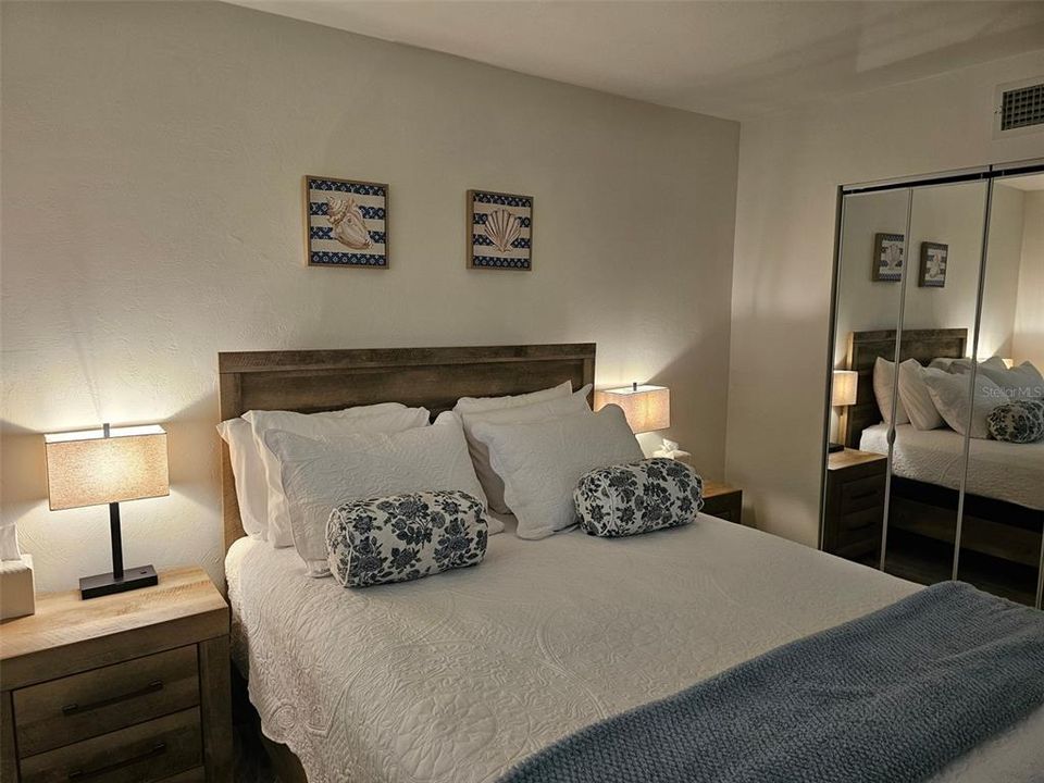 В аренду: $4,600 (2 спален, 2 ванн, 1296 Квадратных фут)