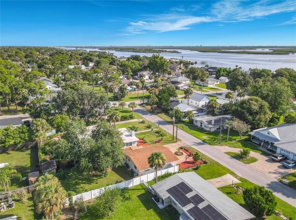 На продажу: $331,000 (2 спален, 1 ванн, 876 Квадратных фут)