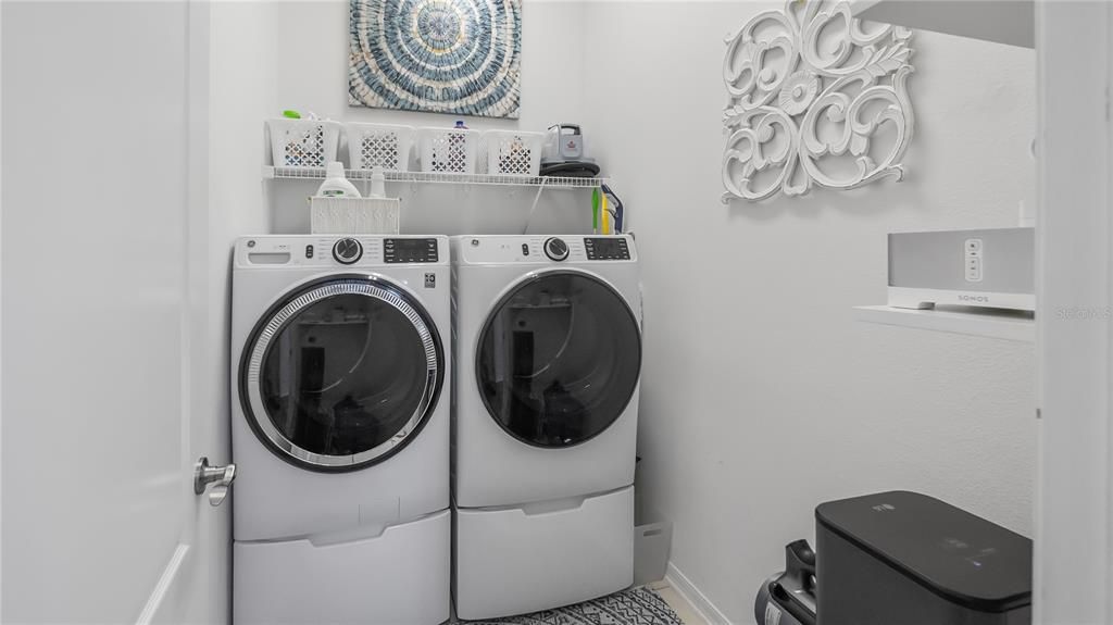 For Sale: $450,000 (3 beds, 2 baths, 1670 Square Feet)