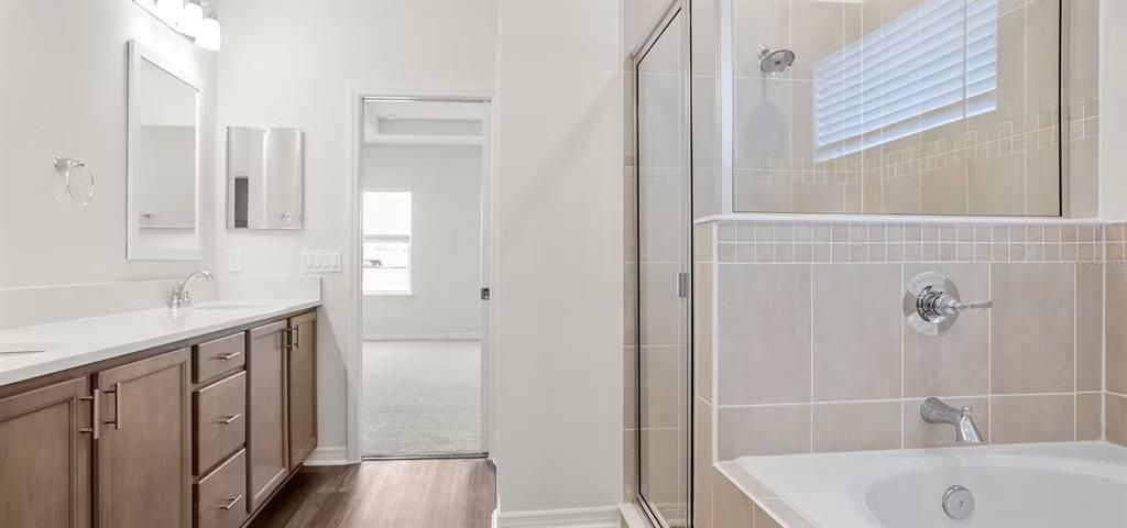En Venta: $395,565 (4 camas, 3 baños, 2314 Pies cuadrados)