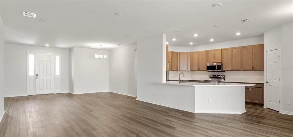 En Venta: $395,565 (4 camas, 3 baños, 2314 Pies cuadrados)
