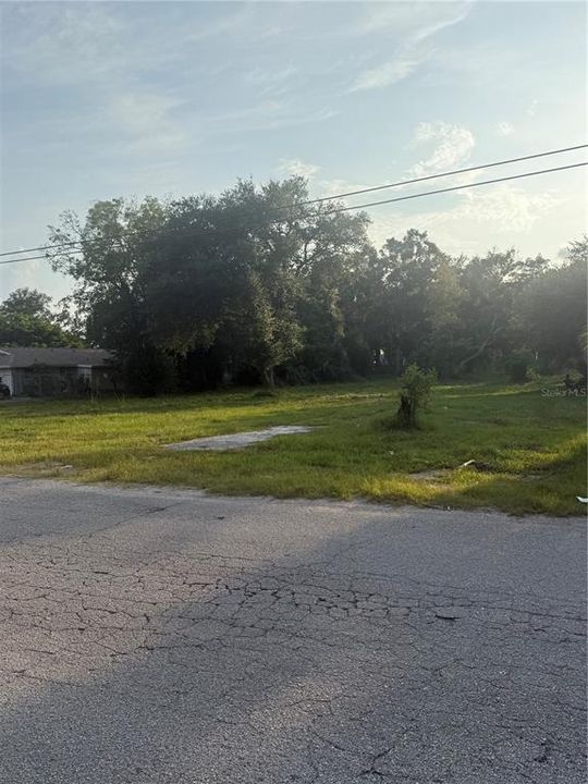 На продажу: $529,000 (0.89 acres)