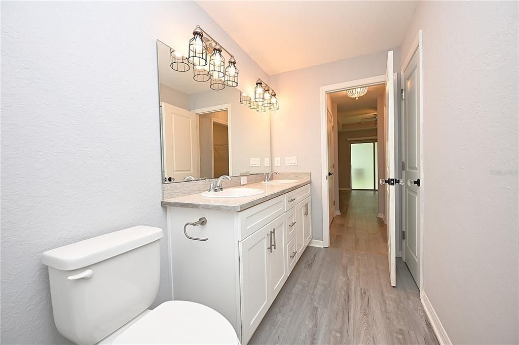 В аренду: $1,800 (3 спален, 2 ванн, 1306 Квадратных фут)