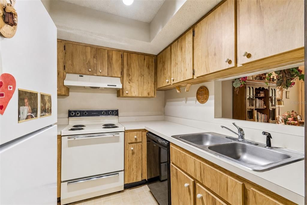 For Sale: $1,150,000 (12 beds, 0 baths, 4024 Square Feet)