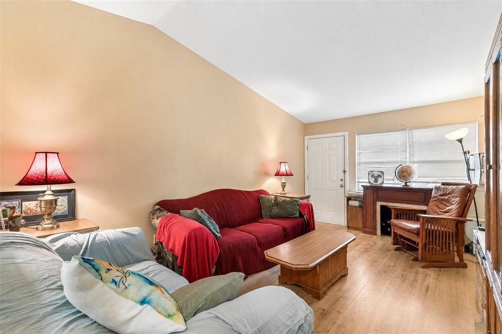 For Sale: $1,150,000 (12 beds, 0 baths, 4024 Square Feet)