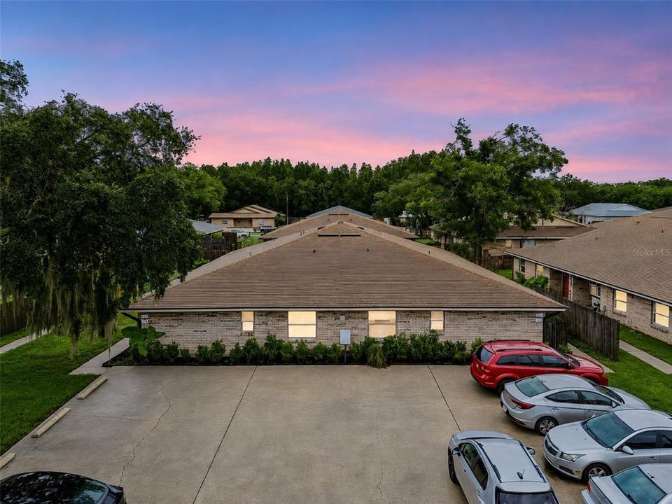 For Sale: $1,150,000 (12 beds, 0 baths, 4024 Square Feet)