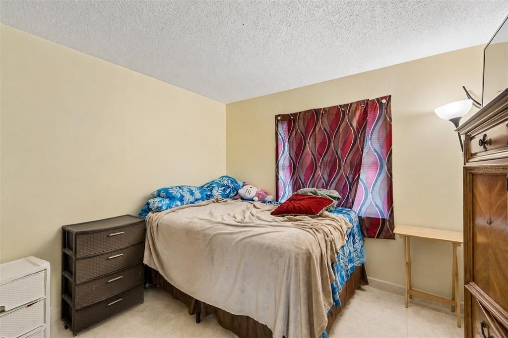 For Sale: $1,150,000 (12 beds, 0 baths, 4024 Square Feet)