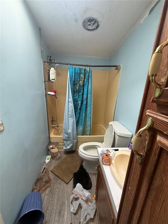 На продажу: $130,000 (3 спален, 2 ванн, 1728 Квадратных фут)