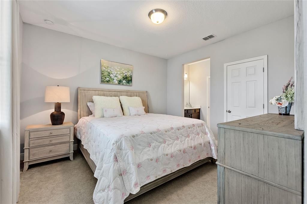 For Rent: $5,000 (5 beds, 3 baths, 3725 Square Feet)