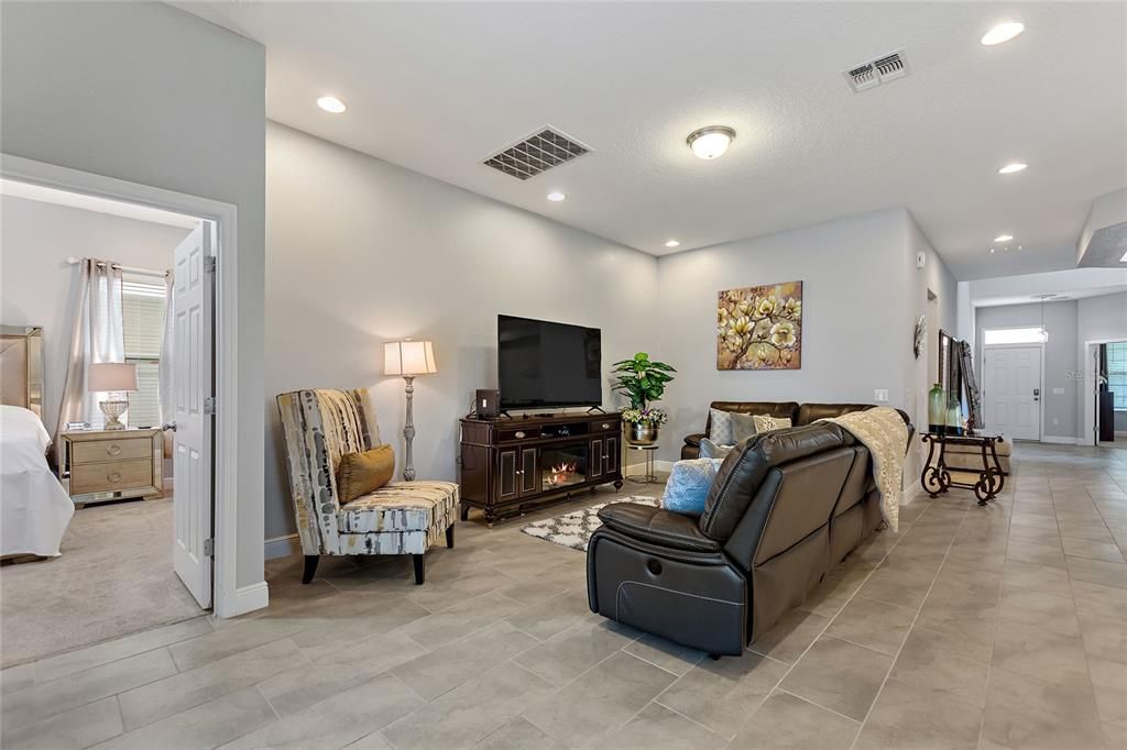 For Rent: $5,000 (5 beds, 3 baths, 3725 Square Feet)