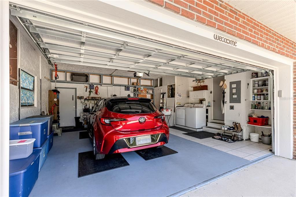 На продажу: $255,000 (2 спален, 2 ванн, 1392 Квадратных фут)
